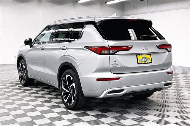 Used 2024 Mitsubishi Outlander SEL video 2