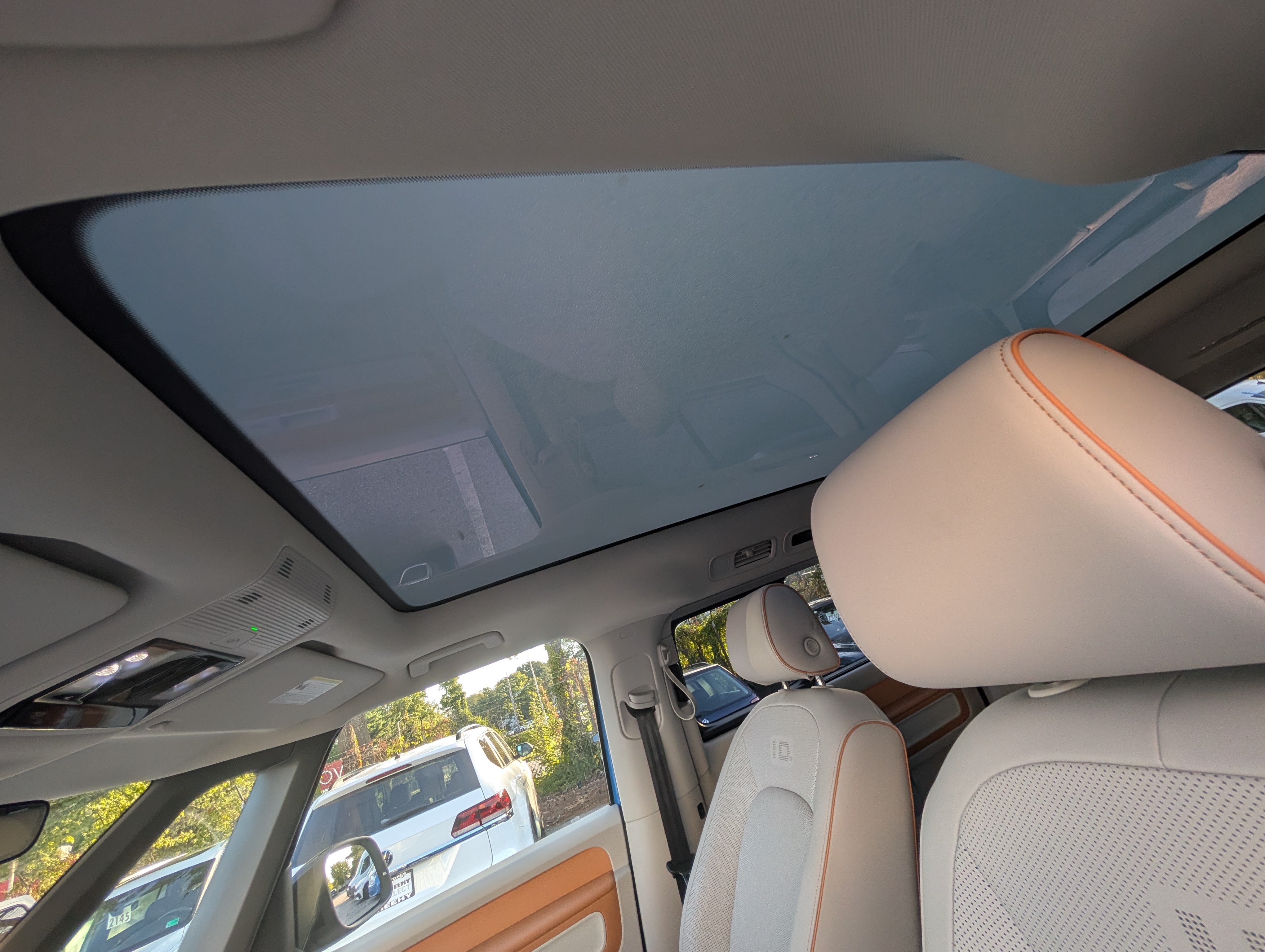 Used 2025 Volkswagen ID. Buzz 1st Edition RWD image 21
