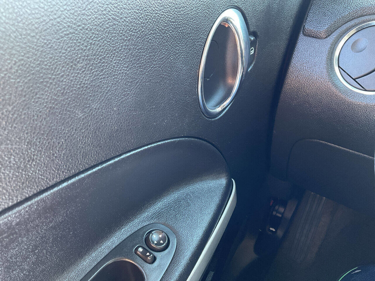 Used 2008 Chevrolet HHR LT image 21