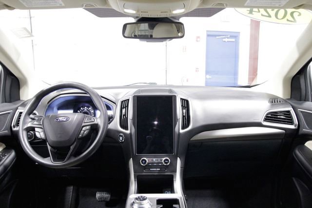 Used 2024 Ford Edge SEL image 16