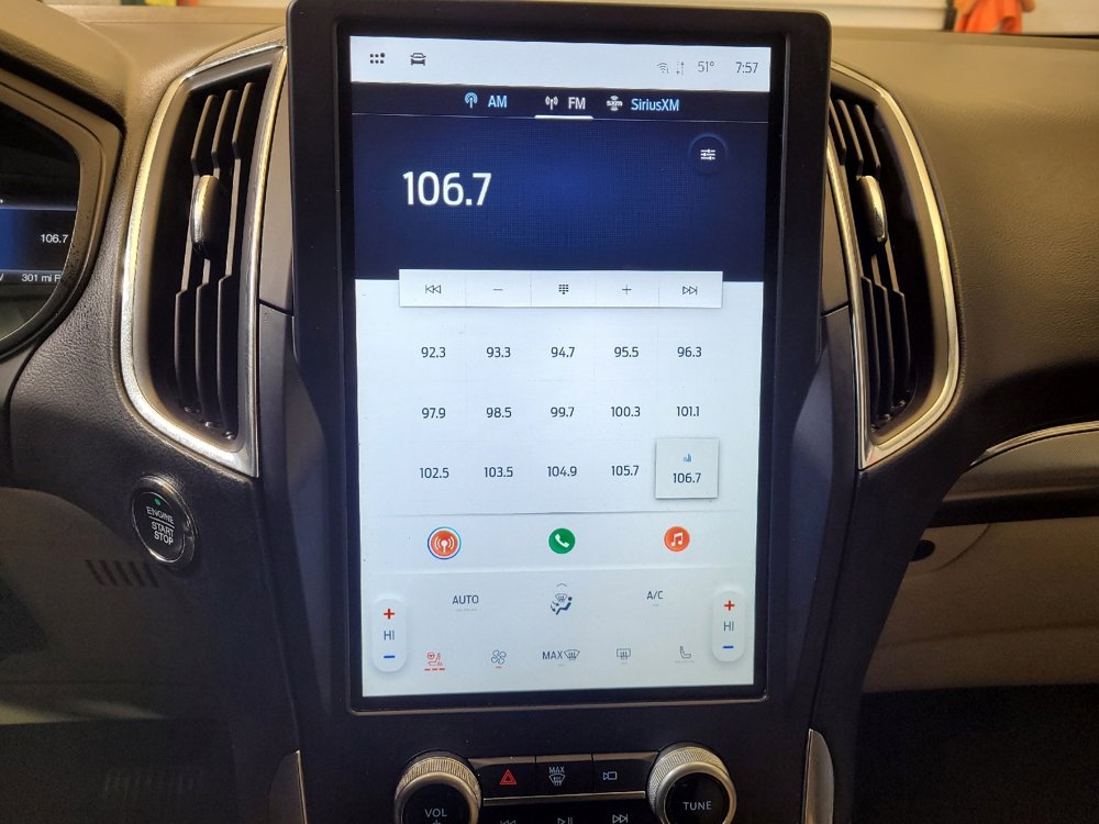 Used 2022 Ford Edge Titanium image 25