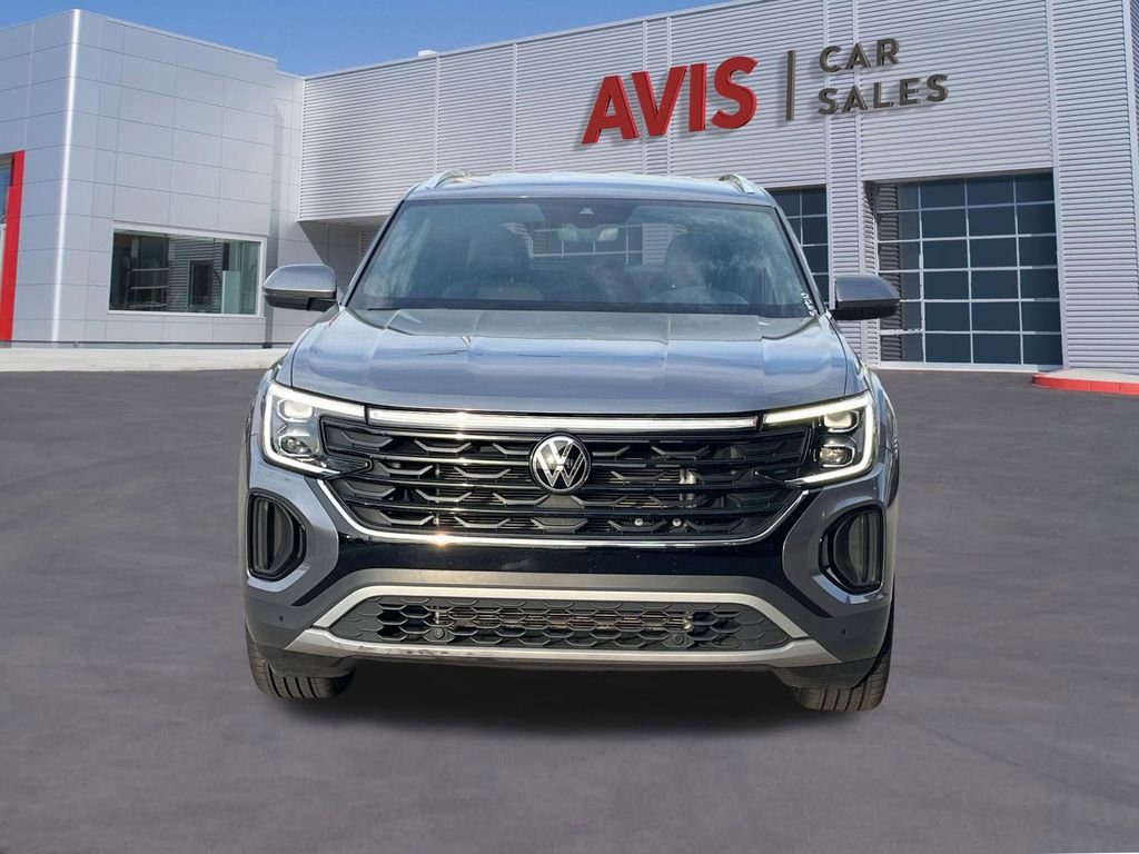Used 2025 Volkswagen Atlas Cross Sport SE FWD image 2