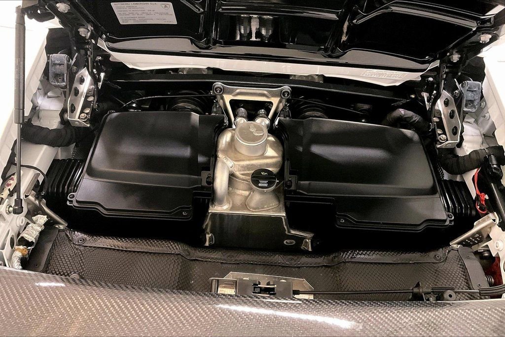 Used 2018 Lamborghini Huracan LP 580-2 image 16