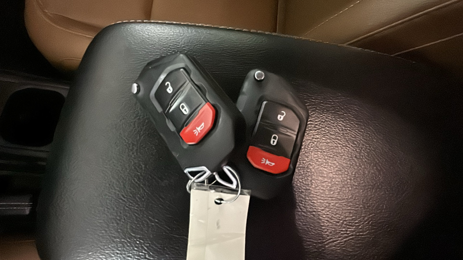 Used 2023 Jeep Wrangler Unlimited Sahara AWD/4WD image 24