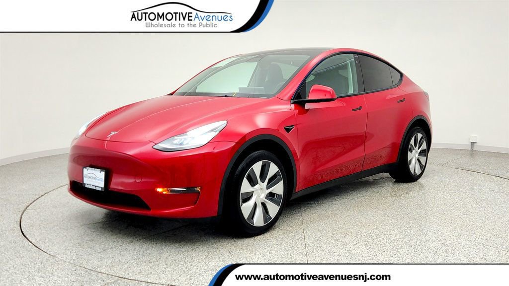 Used 2022 Tesla Model Y Long Range AWD/4WD image 1