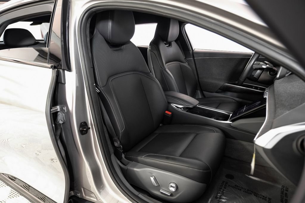 Used 2024 Lucid Air Touring image 42