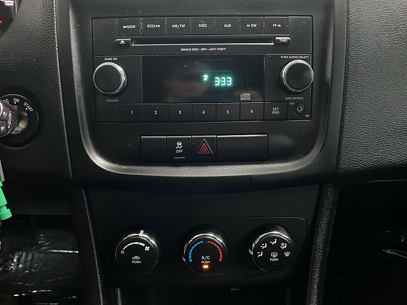 Used 2014 Dodge Avenger SE FWD image 19