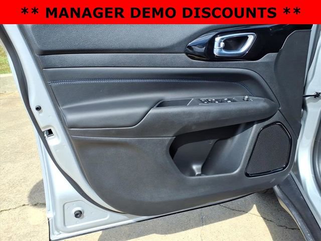 New 2026 Jeep Compass Latitude image 18