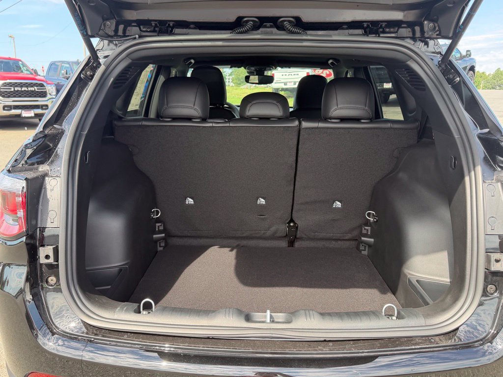 New 2026 Jeep Compass Latitude AWD/4WD image 5