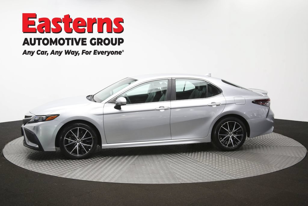 Used 2021 Toyota Camry SE w/ Carpet Mat Package (TMS) FWD image 58