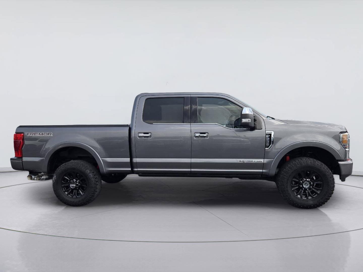 Used 2022 Ford F250 Platinum w/ Tremor Off-Road Package AWD/4WD image 4