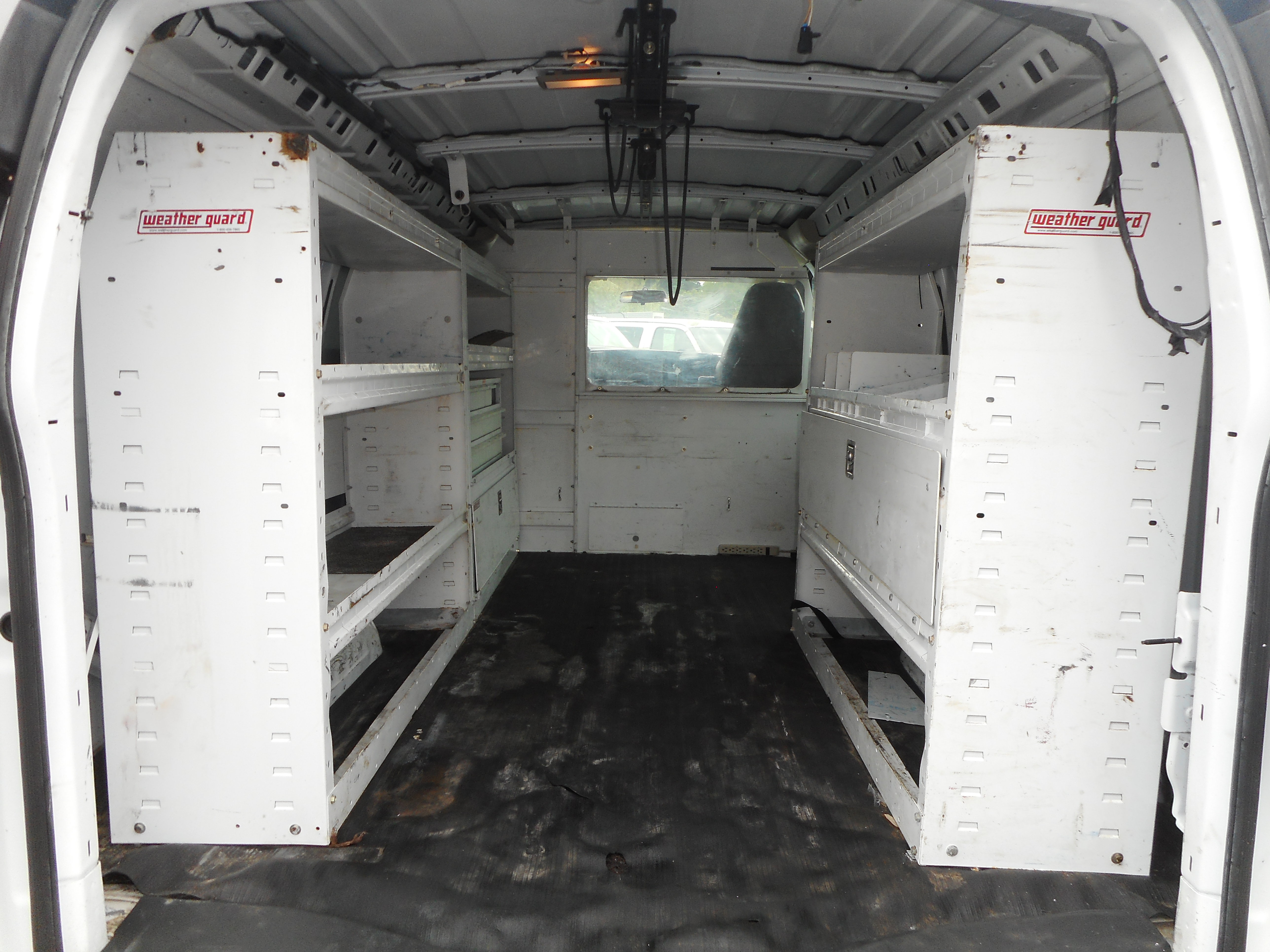 Used 2007 Chevrolet Express 2500 RWD image 16