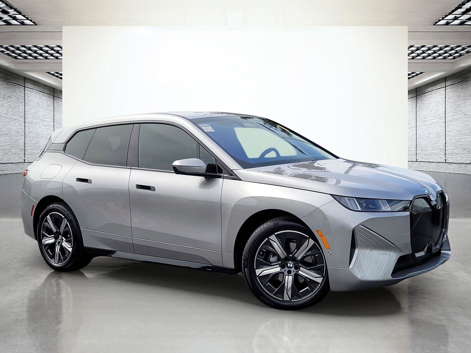 Certified 2026 BMW iX xDrive45 w/ Premium Package AWD/4WD image 2