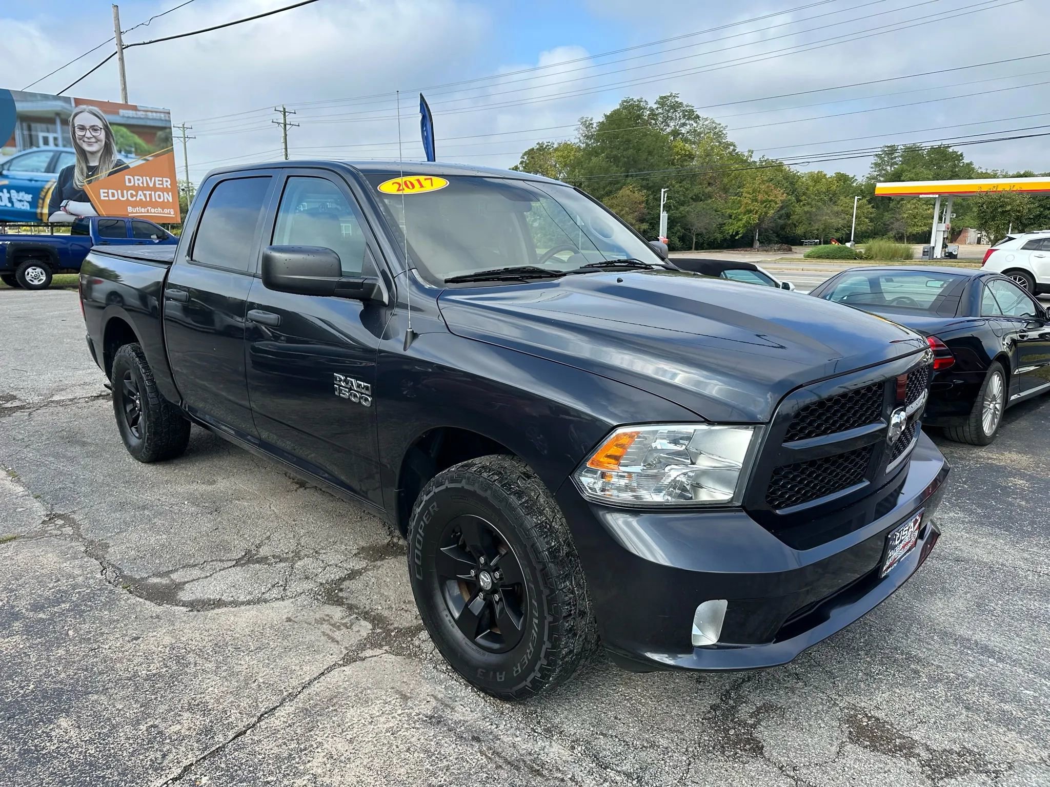 Used 2017 RAM 1500 Express image 9