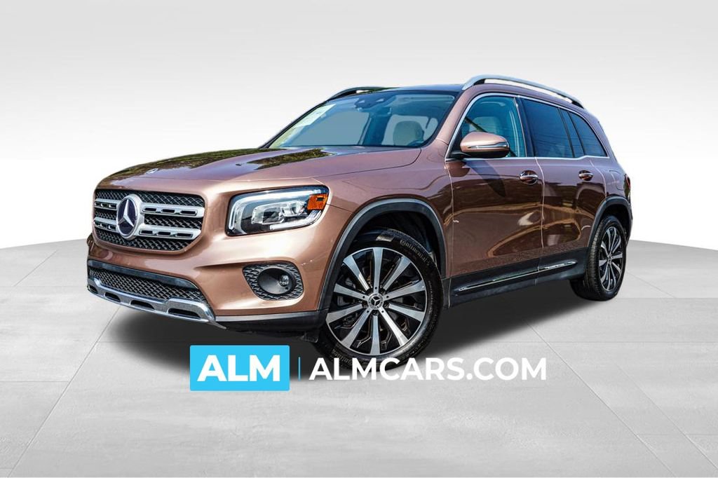 Used 2022 Mercedes-Benz GLB 250 4MATIC w/ Premium Package Lite image 1
