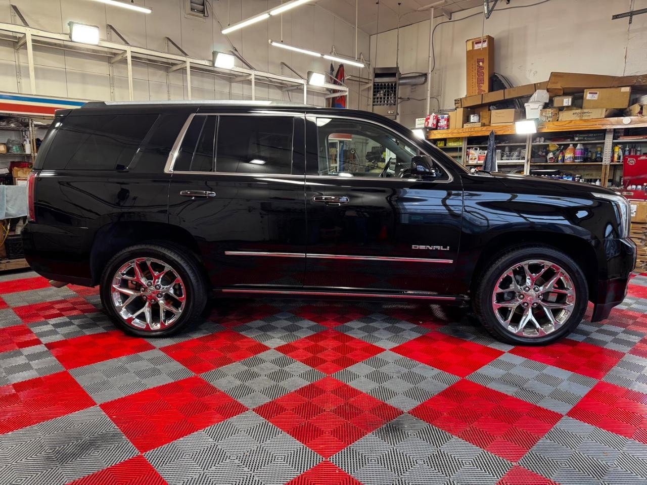Used 2019 GMC Yukon Denali w/ Denali Ultimate Package AWD/4WD image 8