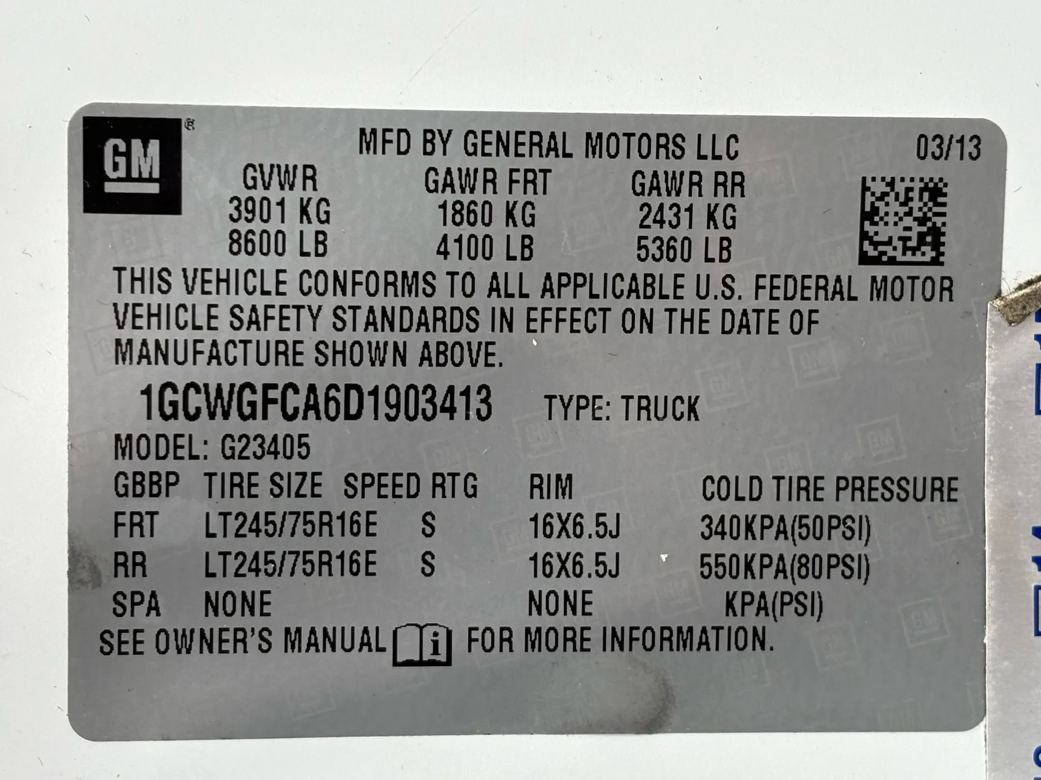 Used 2013 Chevrolet Express 2500 Van 3D image 26