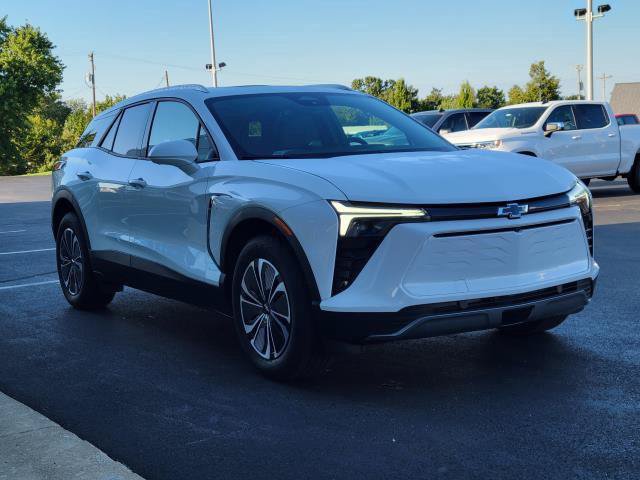 Used 2025 Chevrolet Blazer EV LT AWD/4WD image 2