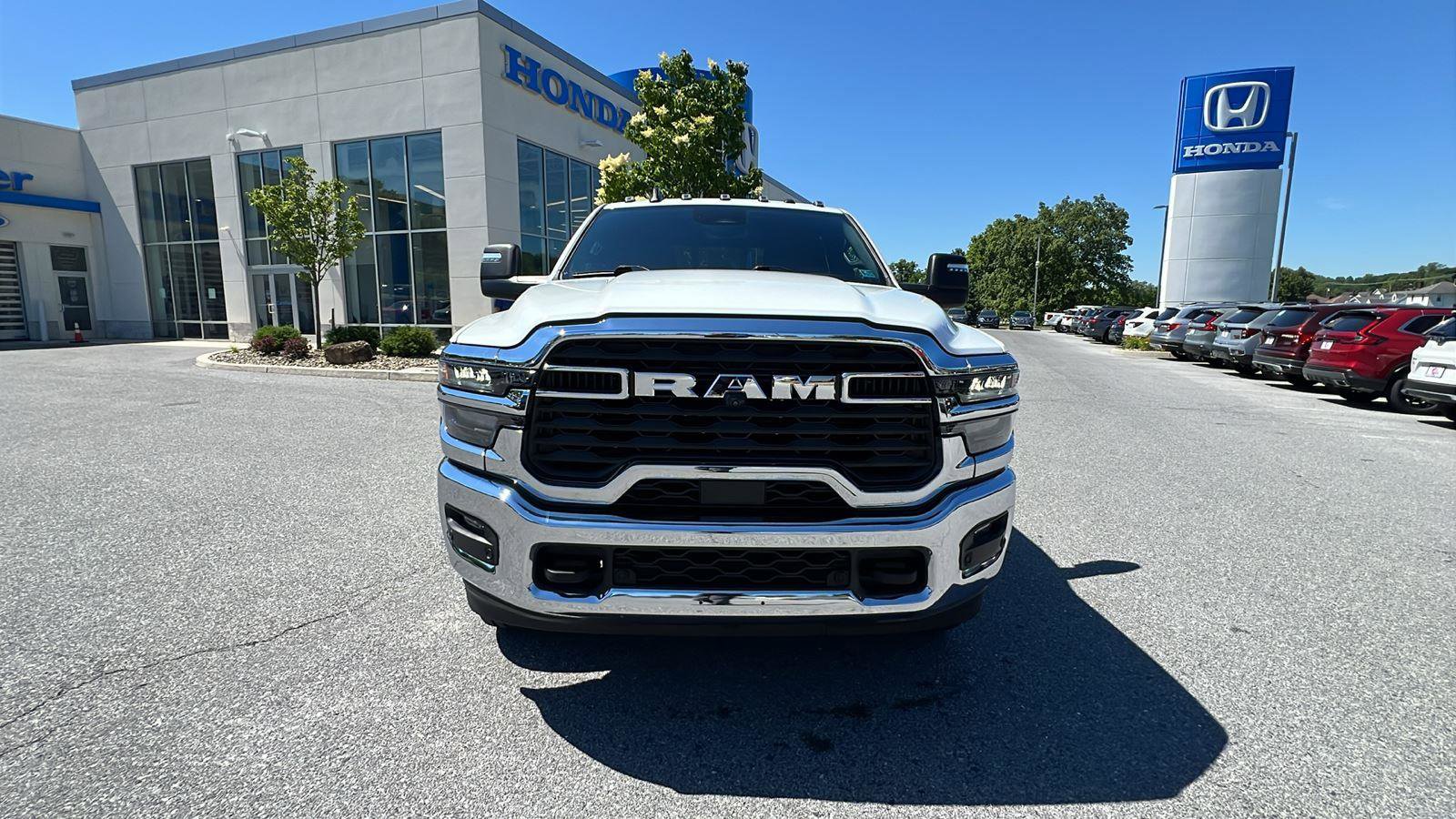 Used 2025 RAM 2500 Big Horn AWD/4WD image 9