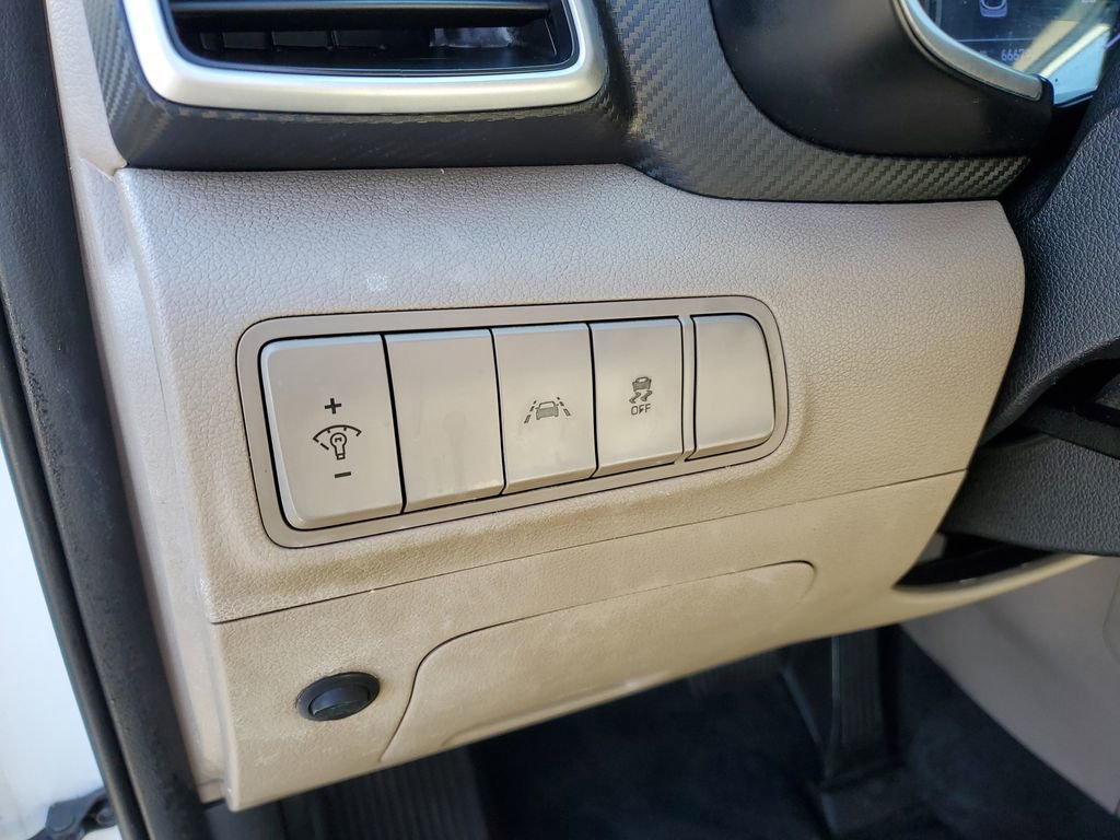 Used 2021 Hyundai Tucson SE image 11