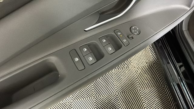 Certified 2025 Hyundai Elantra SEL FWD image 11
