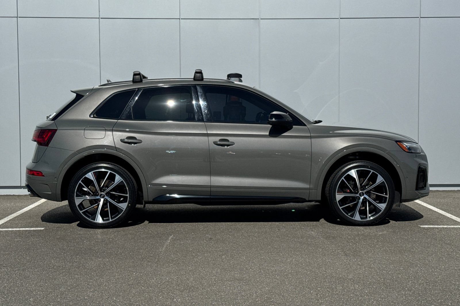 Used 2023 Audi SQ5 Prestige w/ Prestige Package AWD/4WD image 6