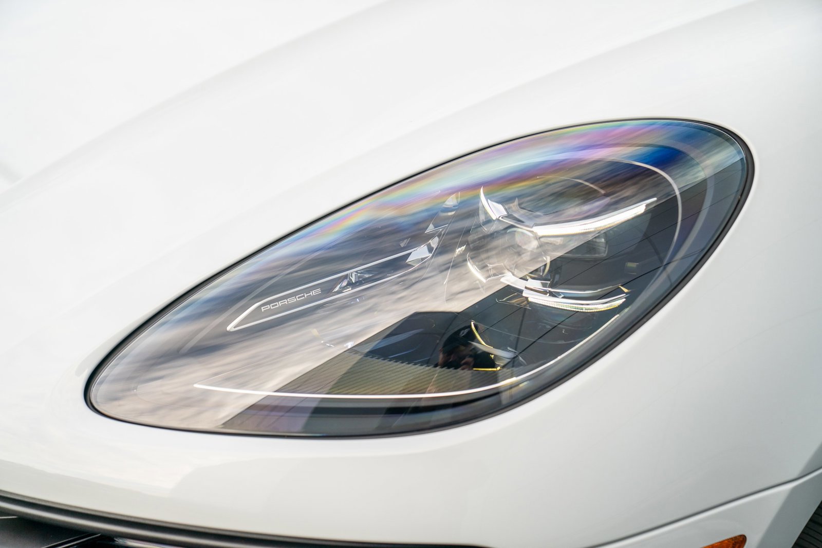 Used 2025 Porsche Macan image 30