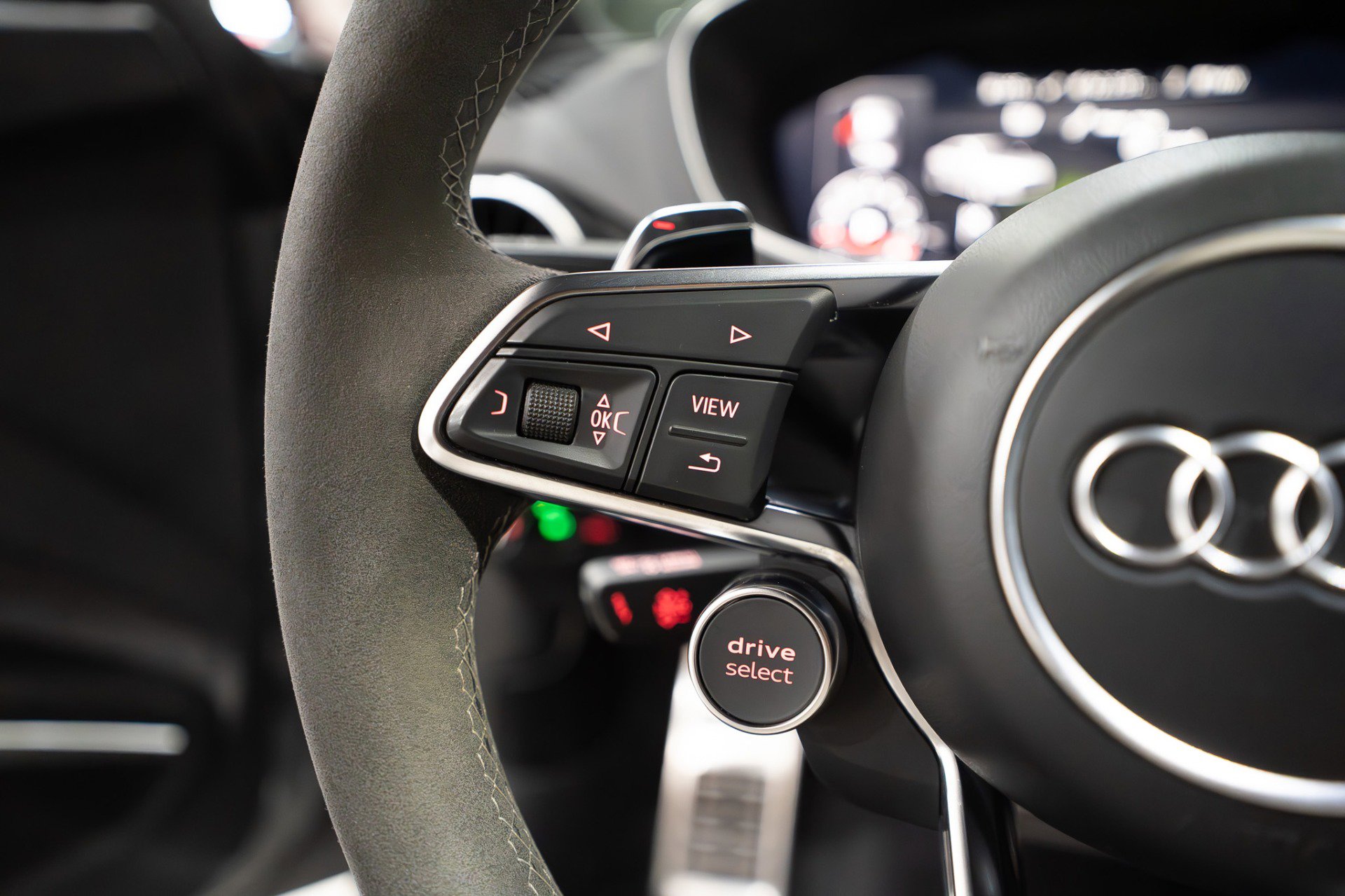 Used 2018 Audi TT RS w/ Technology Package image 17