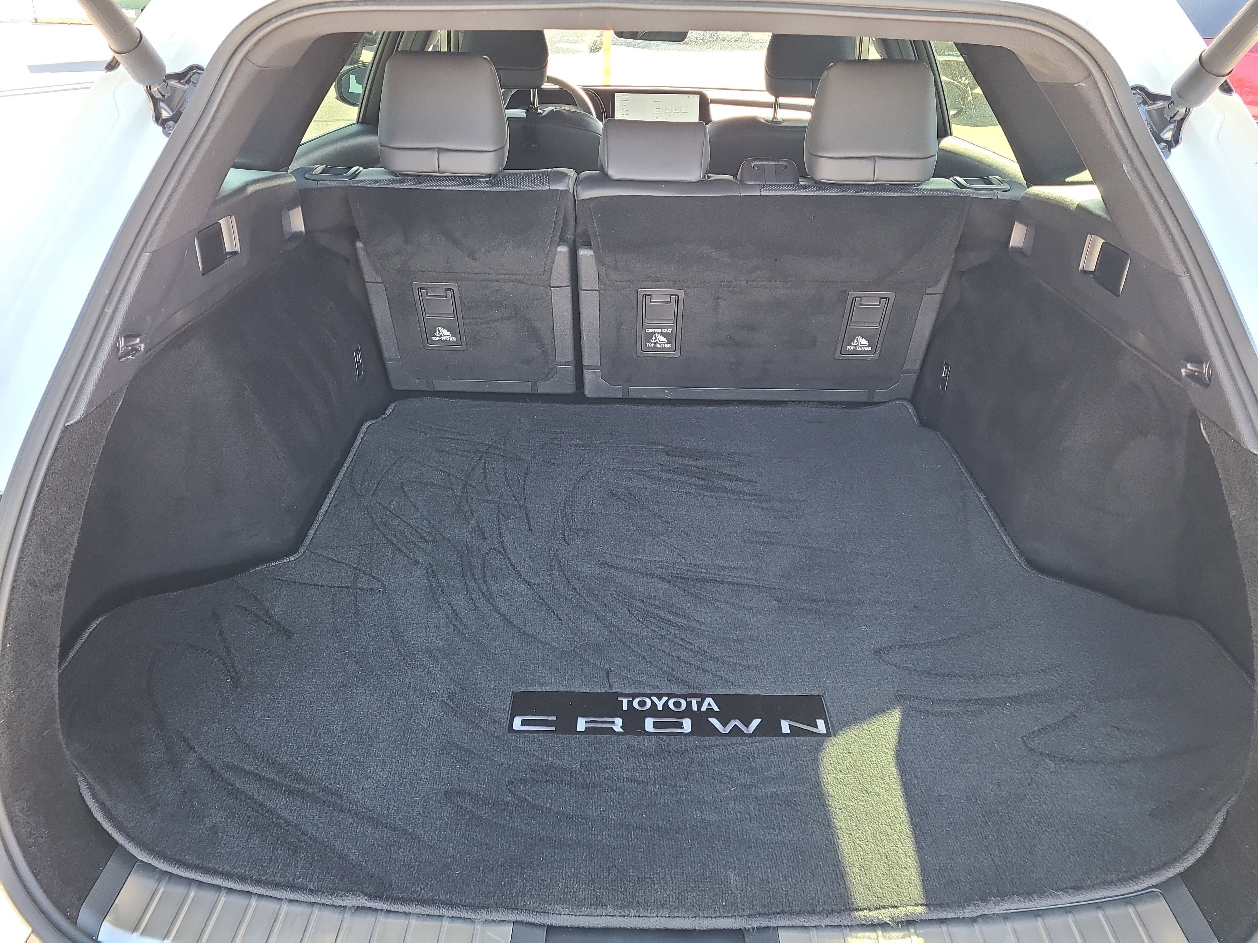 Used 2025 Toyota Crown Signia image 12