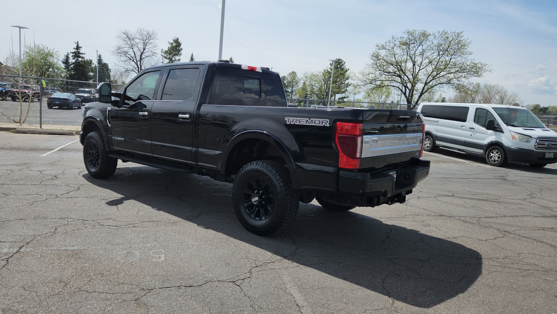 Used 2022 Ford F250 Platinum w/ Tremor Off-Road Package image 9