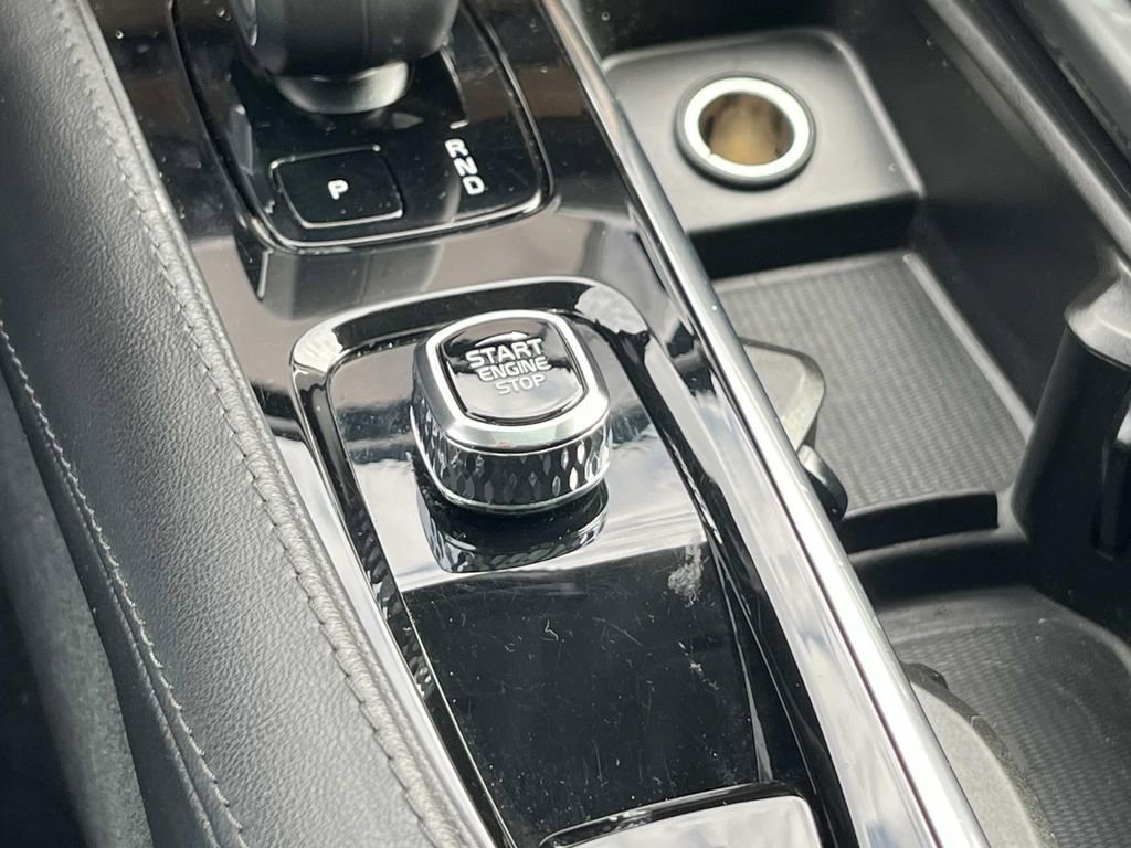 Certified 2023 Volvo XC90 B6 Plus w/ Protection Package image 38