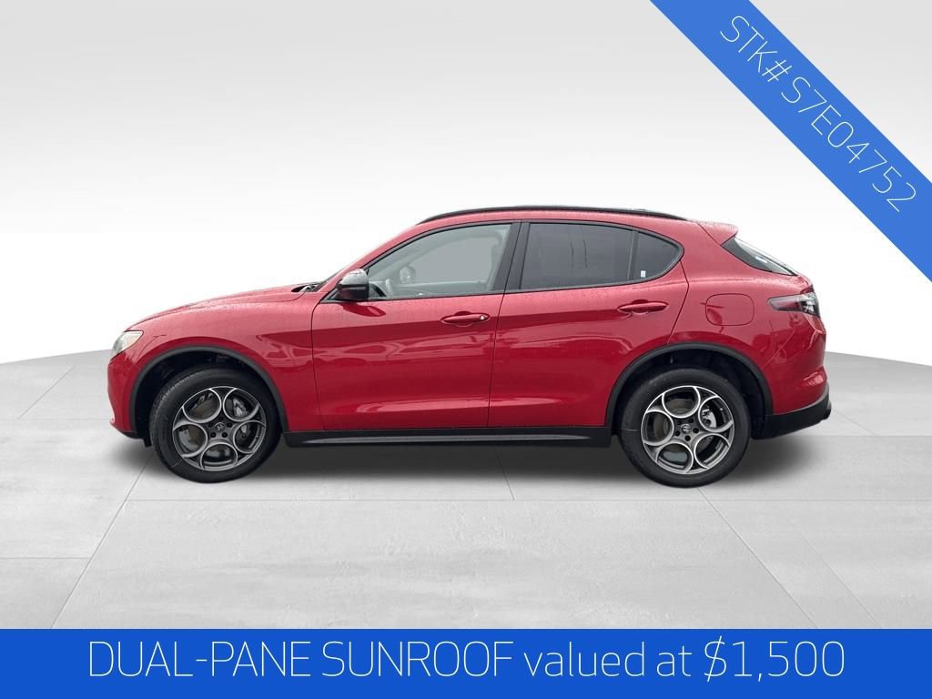 New 2025 Alfa Romeo Stelvio Sprint image 4