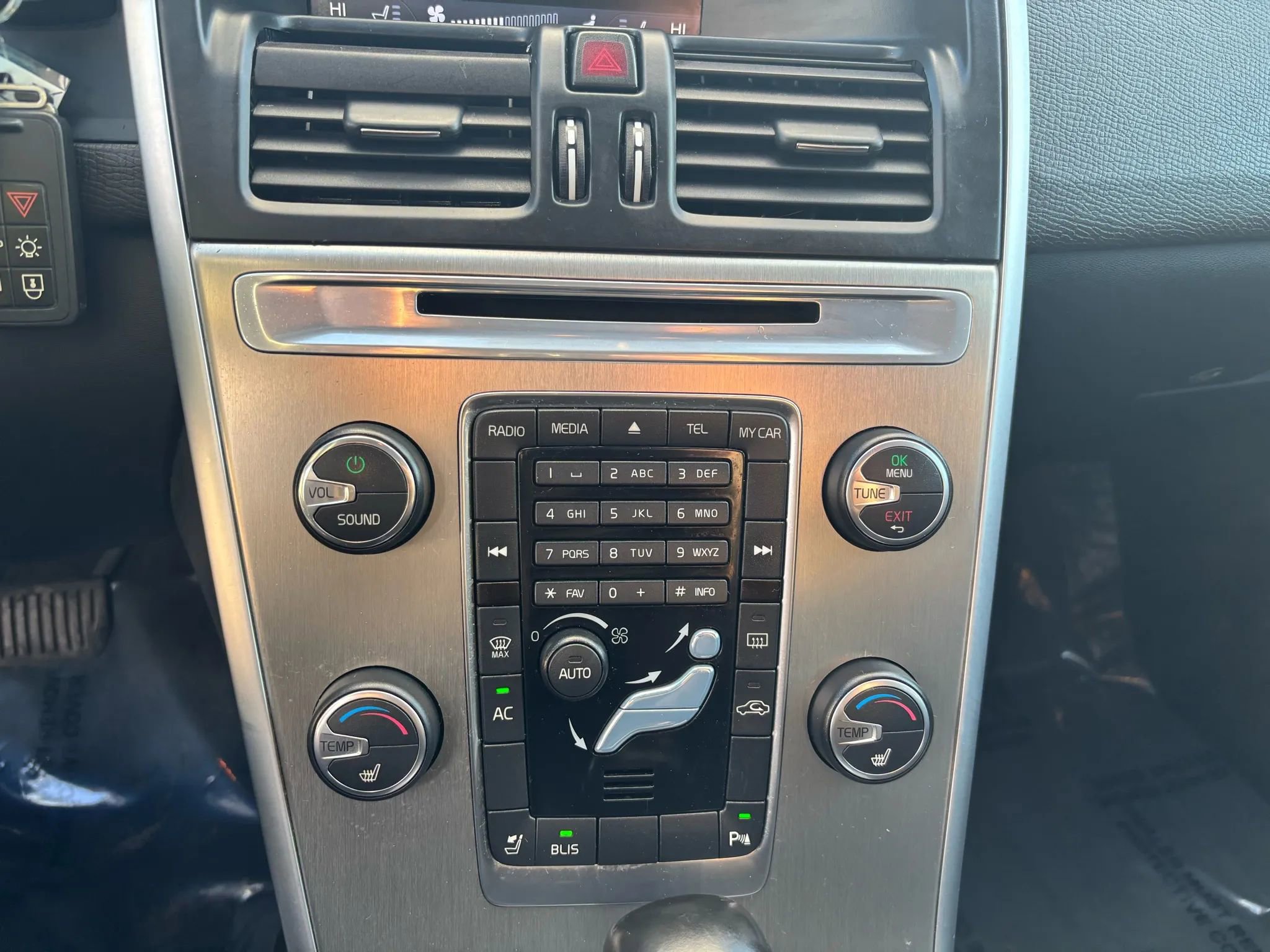 Used 2012 Volvo XC60 3.2 image 27