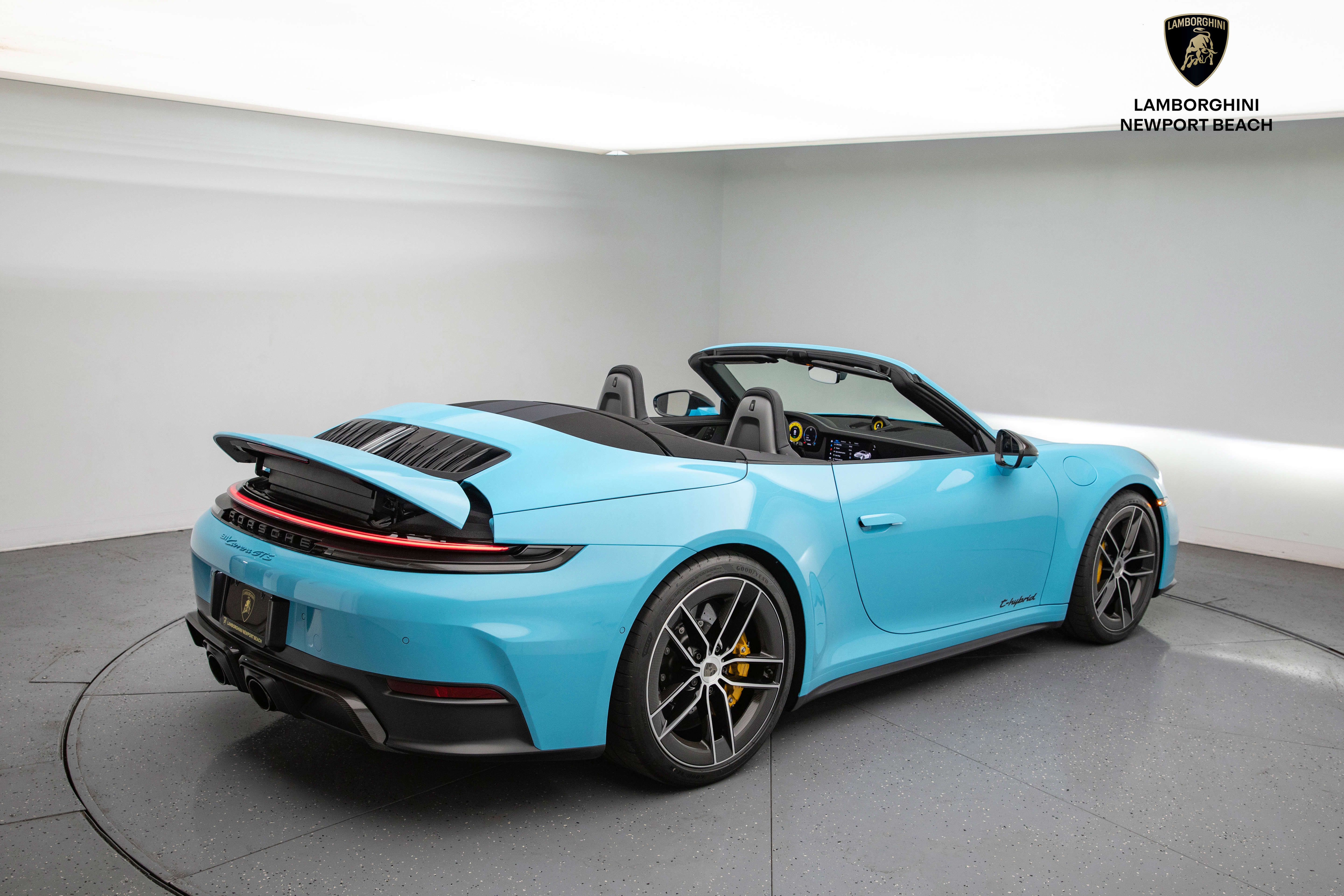 Used 2025 Porsche 911 GTS image 19