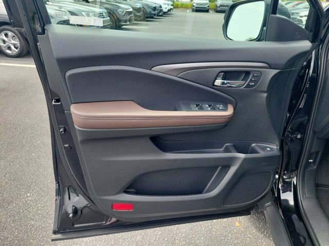 Certified 2025 Honda Ridgeline RTL image 17