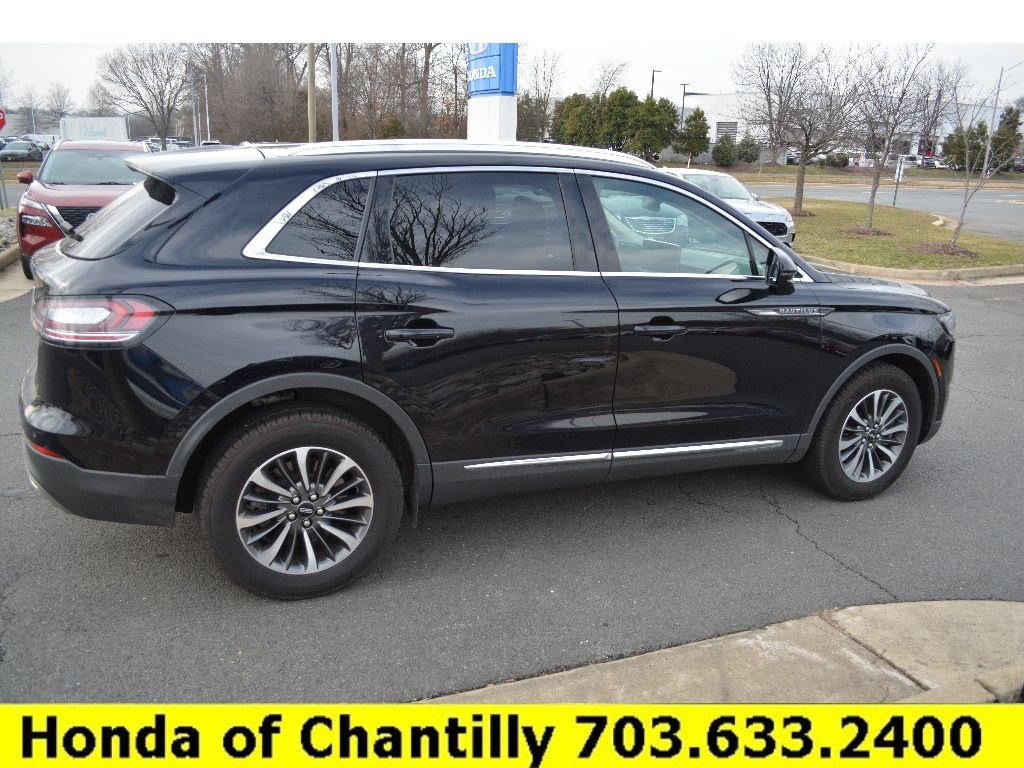 Used 2023 Lincoln Nautilus Reserve AWD/4WD image 10
