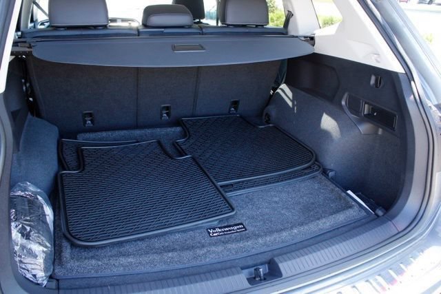 Used 2023 Volkswagen Tiguan SE w/ Panoramic Sunroof Package AWD/4WD image 5