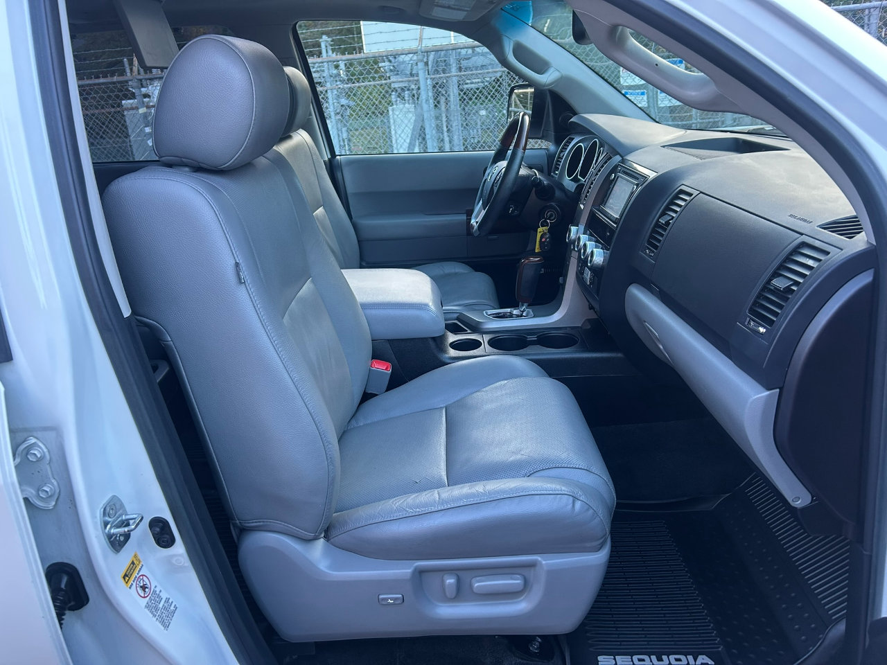 Used 2016 Toyota Sequoia Platinum image 20