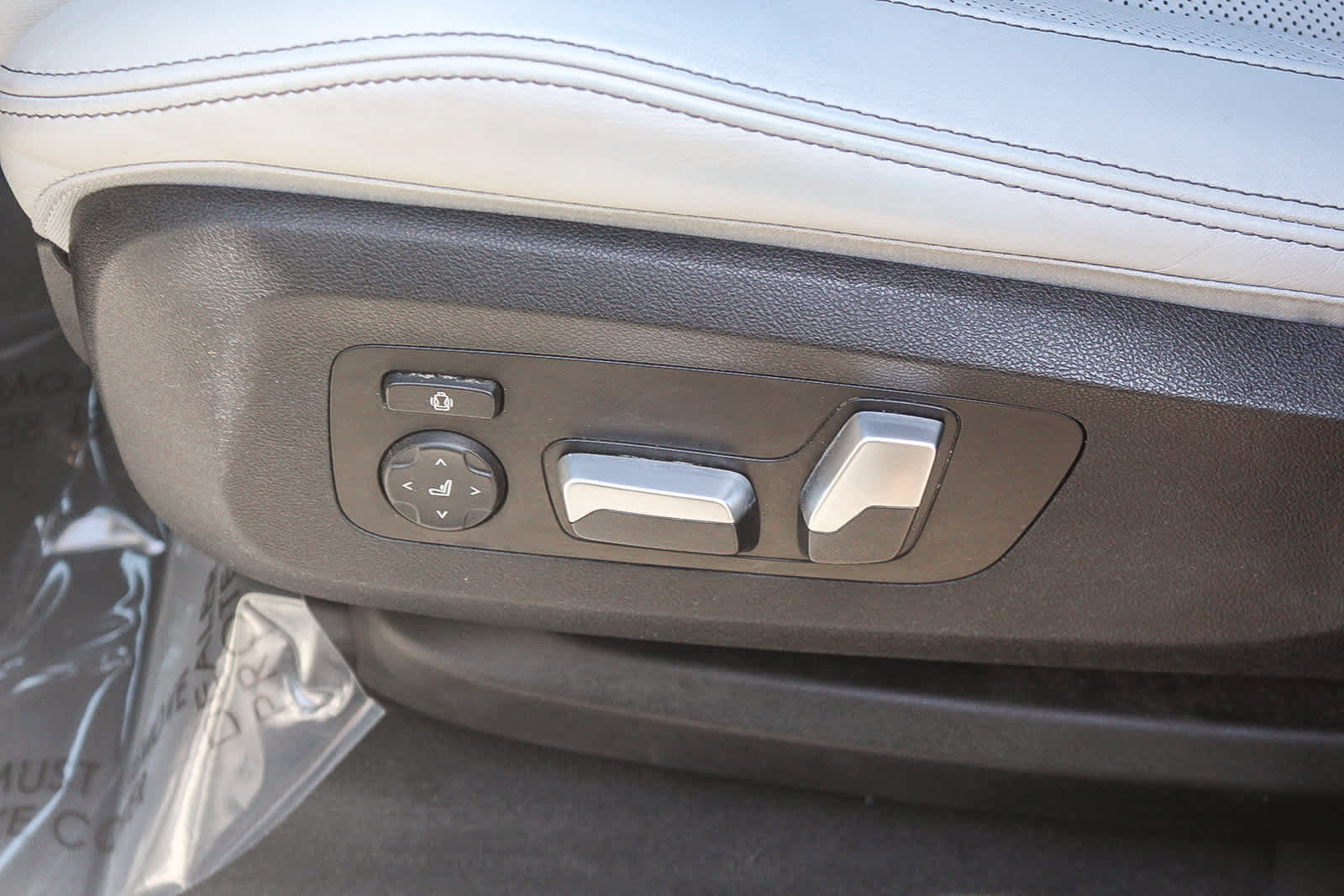 Used 2023 BMW X5 xDrive40i w/ M Sport Package image 21