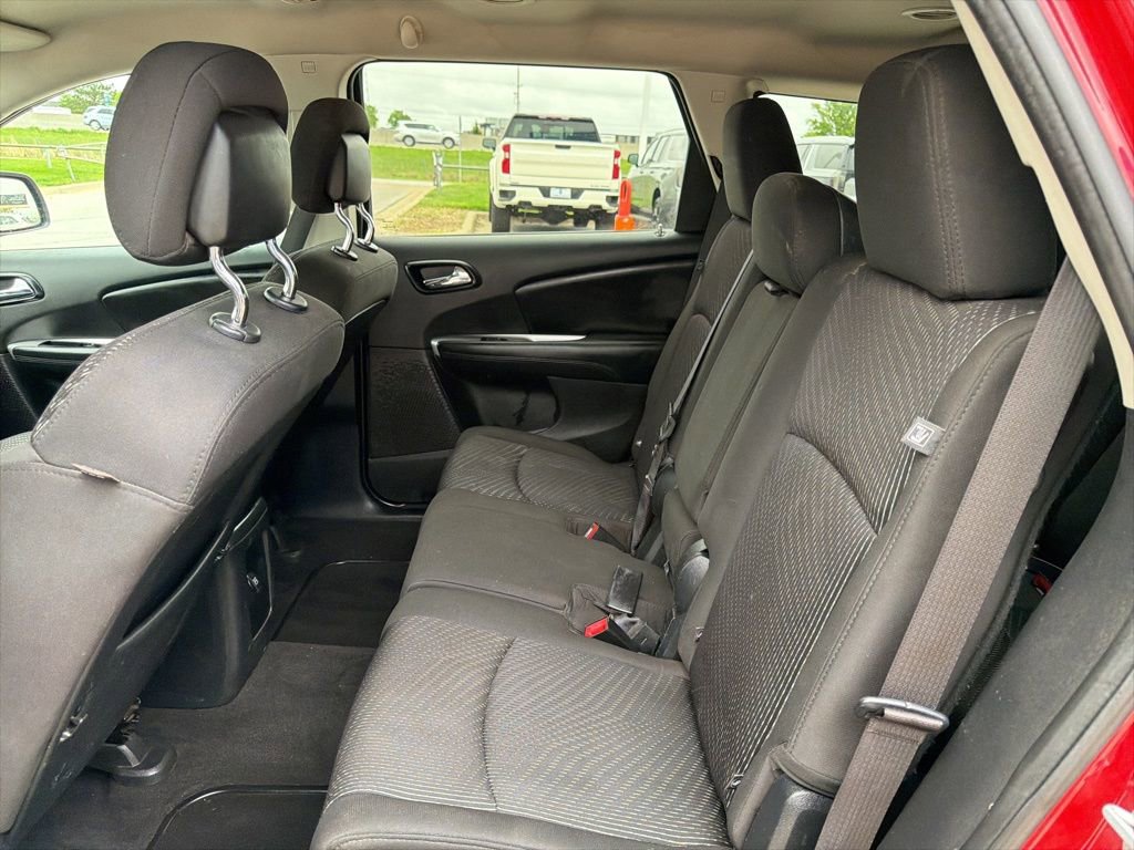 Used 2016 Dodge Journey SXT w/ Comfort/Convenience Group FWD image 13