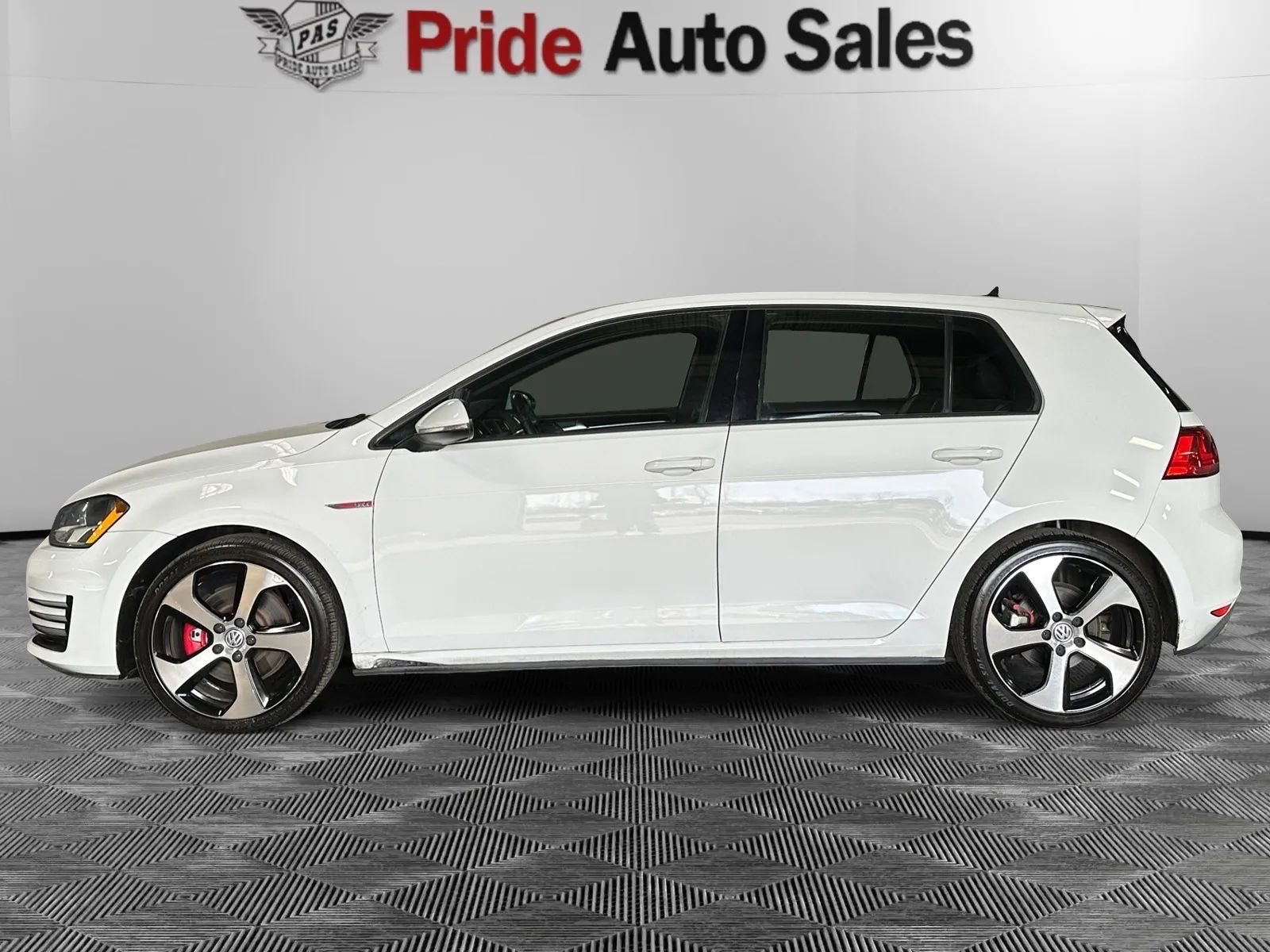 Used 2016 Volkswagen GTI S image 4