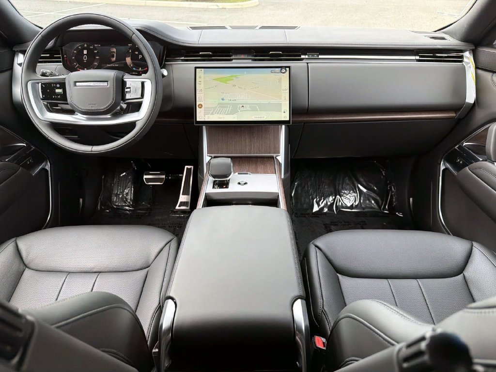 New 2026 Land Rover Range Rover Long Wheelbase SE AWD/4WD image 15