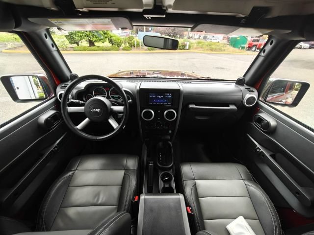Used 2009 Jeep Wrangler Unlimited Sahara w/ Trailer Tow Group AWD/4WD image 32