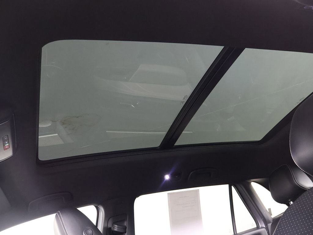 Used 2022 Volkswagen Atlas Cross Sport SEL R-Line image 22