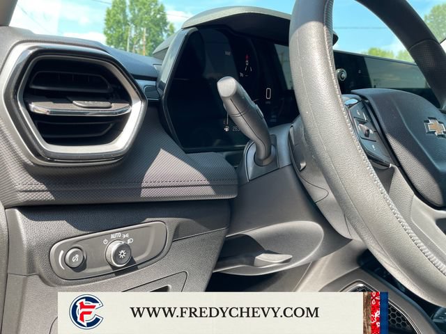 Used 2025 Chevrolet TrailBlazer LT AWD/4WD image 30