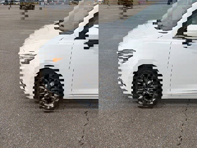 Used 2018 MAZDA MAZDA3 Grand Touring image 9