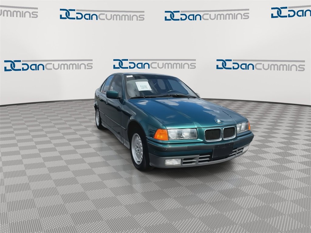 Used 1993 BMW 325i Sedan image 2