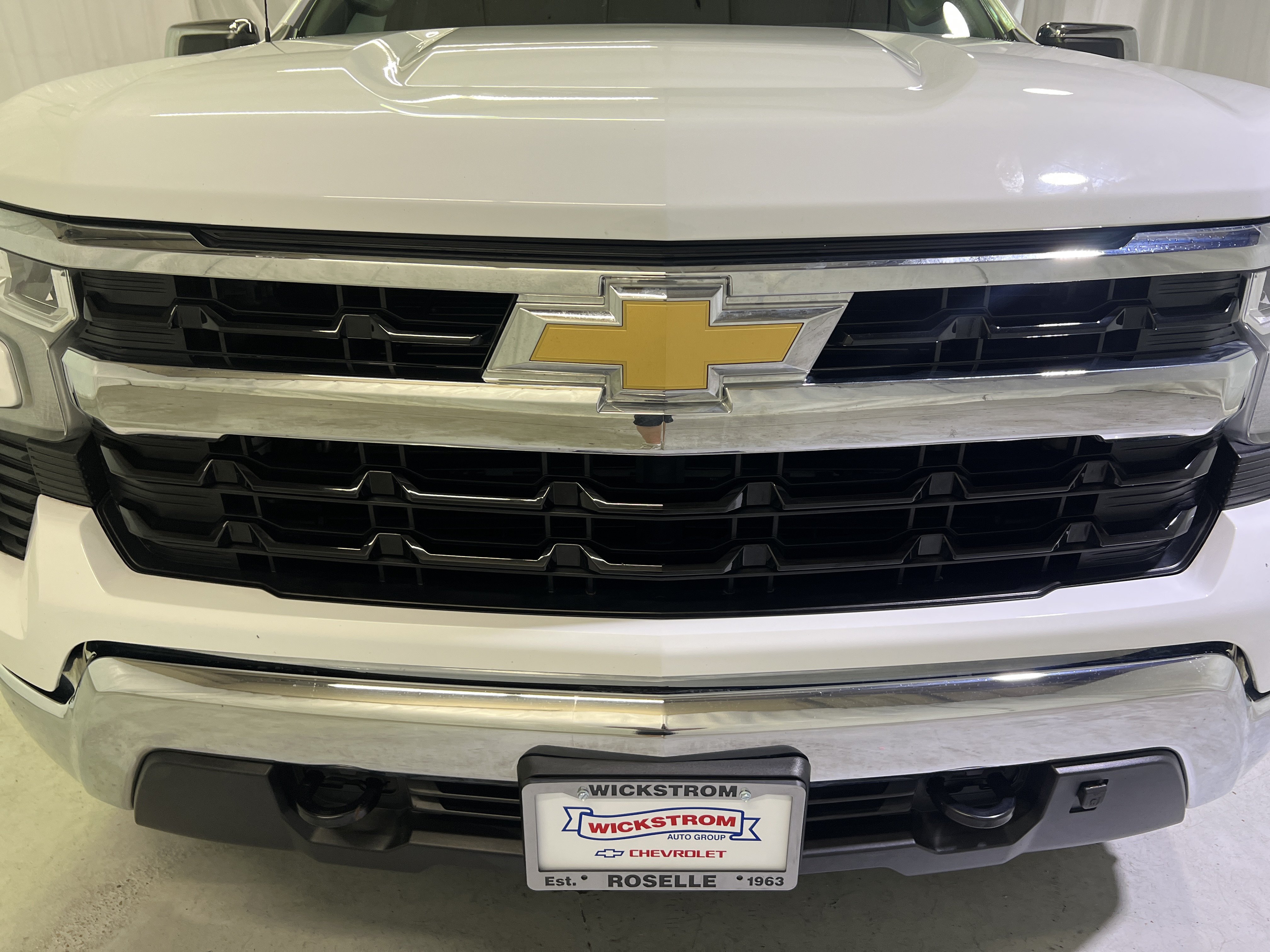 Certified 2023 Chevrolet Silverado 1500 LT AWD/4WD image 4