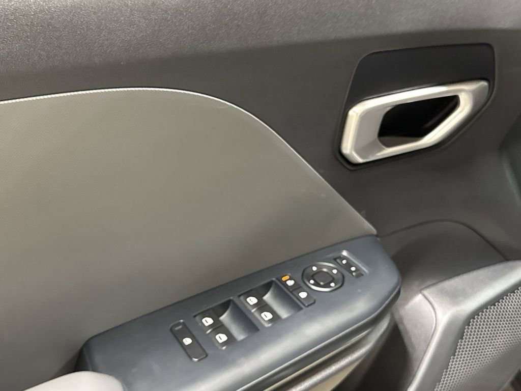 Used 2025 Kia K4 FWD image 20