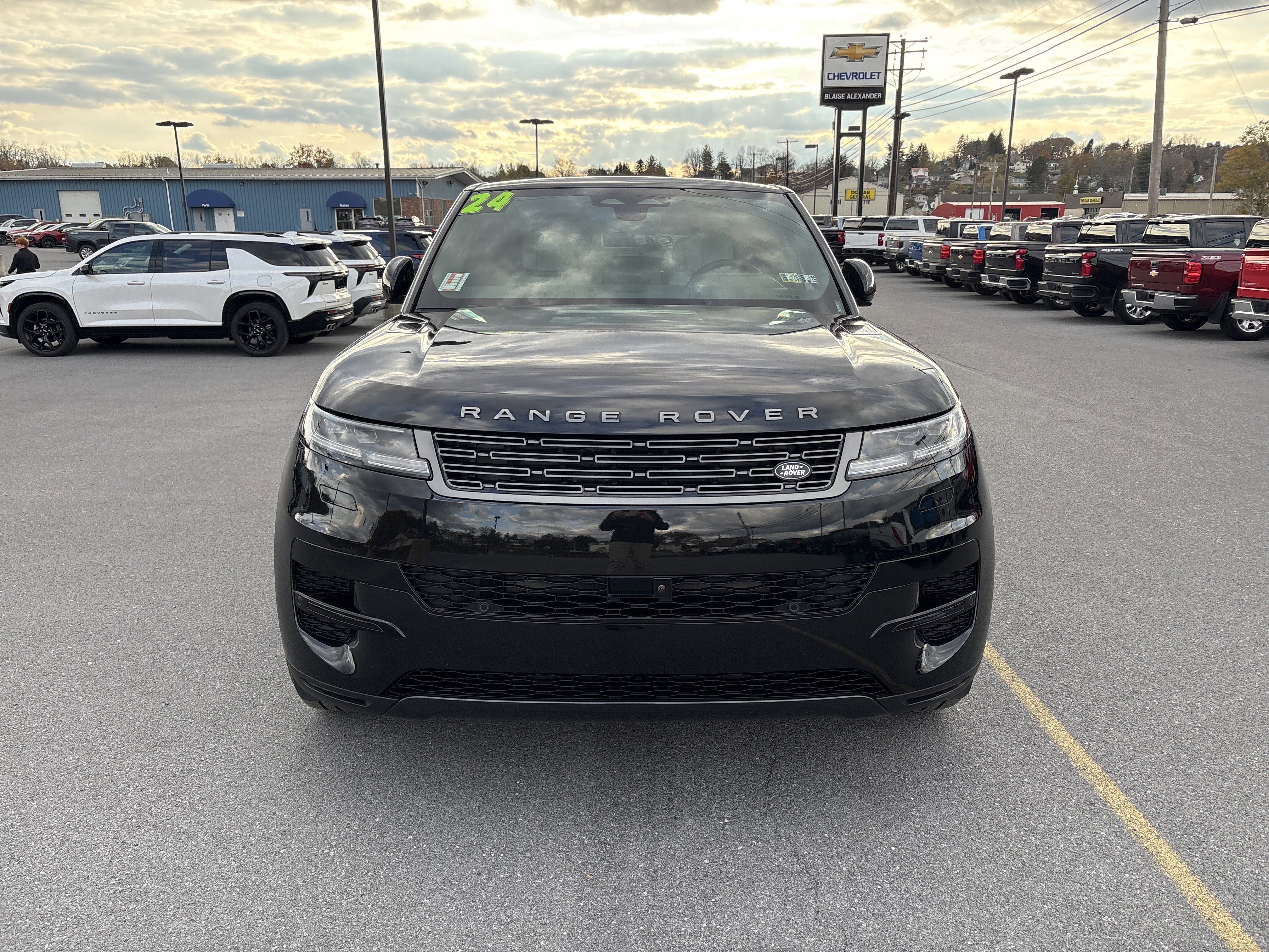 Used 2024 Land Rover Range Rover Sport SE image 9